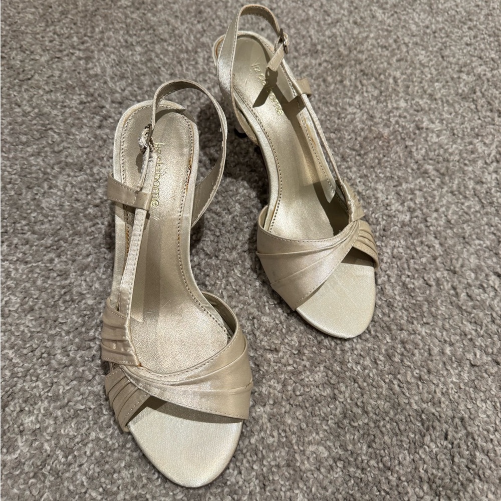 Elegant Women's Cream Strappy Sandals